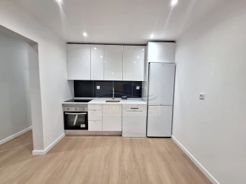 Apartamento T3 para Venda em Falagueira-Venda Nova