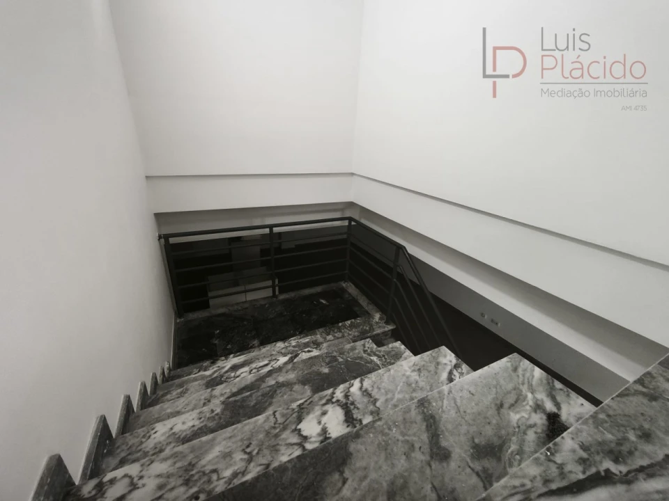 Loja para Arrendamento em Sines Foto 16