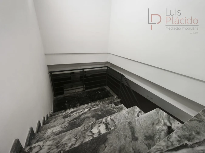 Loja para Arrendamento em Sines Foto 16