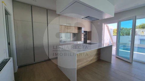 Moradia T4 para Venda em Azeitão (São Lourenço e São Simão)