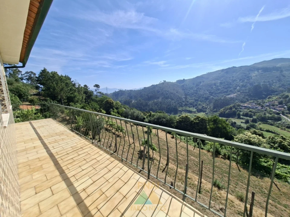 Moradia T3 para Venda em Sampriz Foto 10