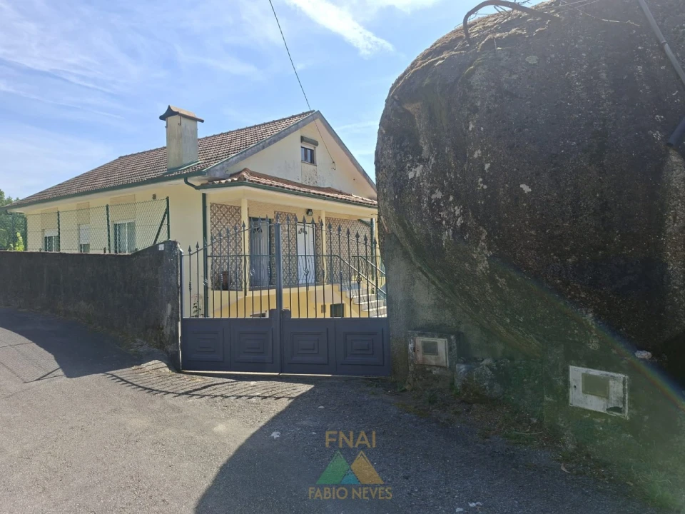 Moradia T3 para Venda em Sampriz Foto 12