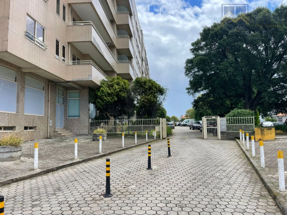Apartamento T3 para Venda em Mafamude e Vilar do Paraíso Foto 36