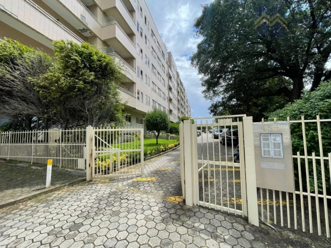 Apartamento T3 para Venda em Mafamude e Vilar do Paraíso Foto 37
