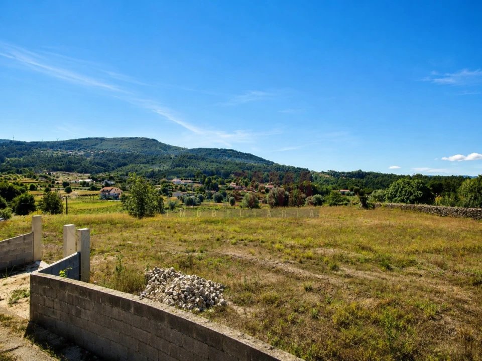 Terreno para Arrendamento em Campos e Vila Meã Foto 2
