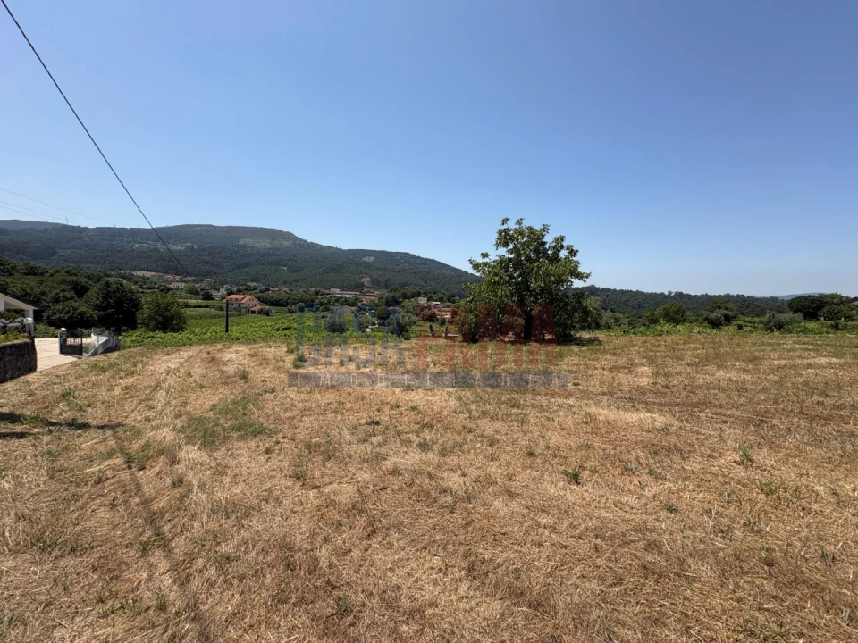 Terreno para Arrendamento em Cornes Foto 17
