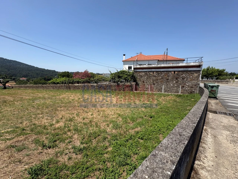 Terreno para Arrendamento em Cornes Foto 18