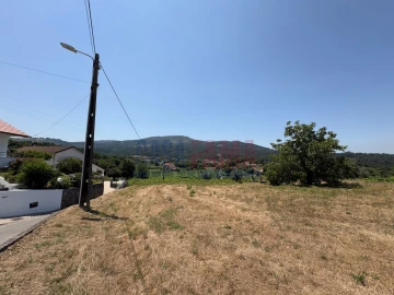 Terreno para Arrendamento em Cornes