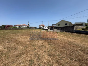 Terreno para Arrendamento em Cornes