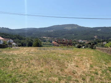 Terreno para Arrendamento em Cornes