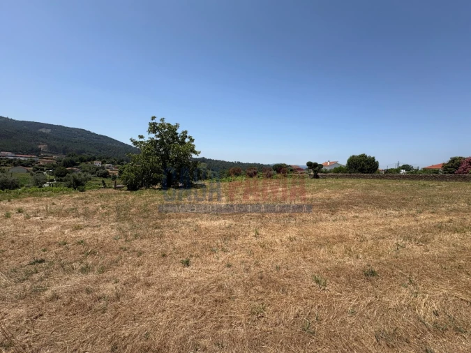 Terreno para Arrendamento em Cornes Foto 7