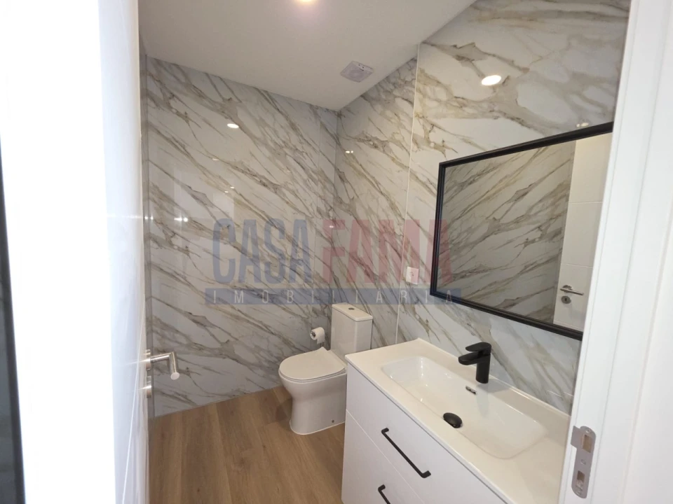 Apartamento T2 para Venda em Delães Foto 16