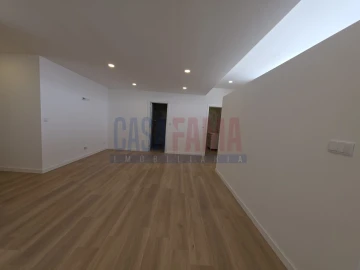 Apartamento T2 para Venda em Delães