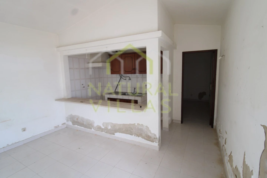 Moradia T2 para Venda em Montenegro Foto 3