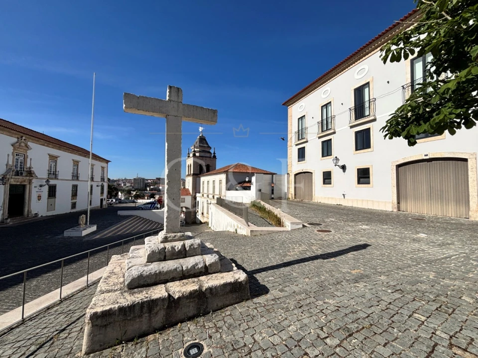 Apartamento T4 para Venda em Leiria, Pousos, Barreira e Cortes Foto 1