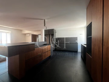 Apartamento T4 para Venda em Leiria, Pousos, Barreira e Cortes