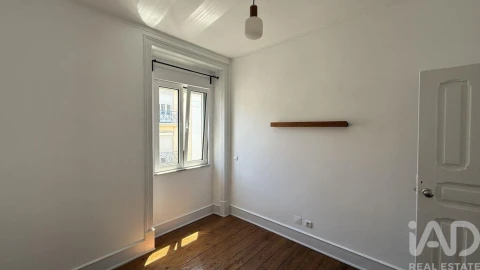 Apartamento T3 para Arrendamento em Penha de França