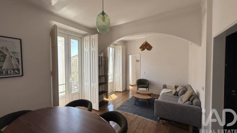 Apartamento T3 para Arrendamento em Penha de França