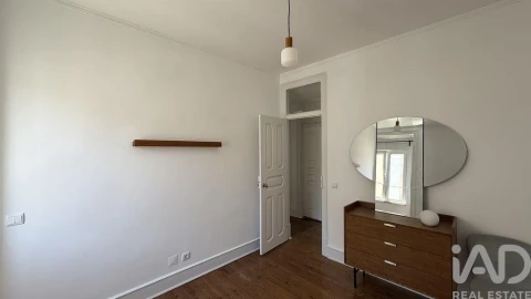 Apartamento T3 para Arrendamento em Penha de França