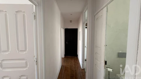 Apartamento T3 para Arrendamento em Penha de França