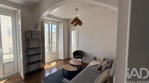 Apartamento T3 para Arrendamento em Penha de França
