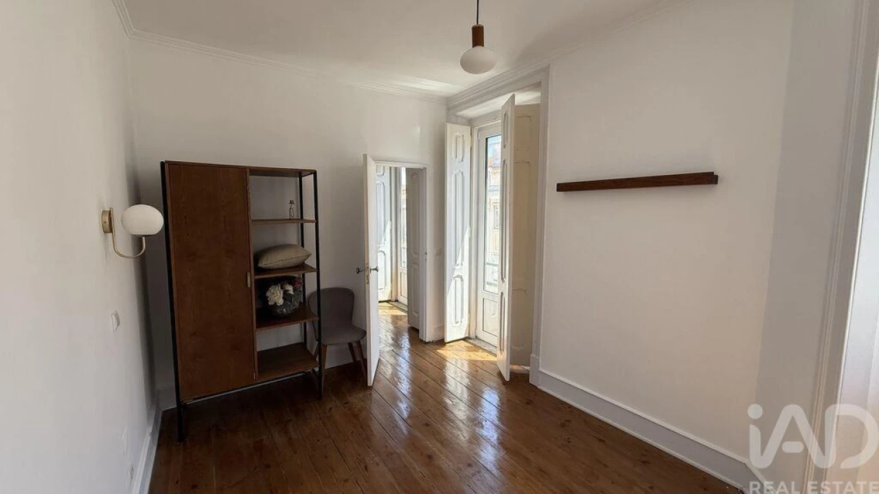 Apartamento T3 para Arrendamento em Penha de França Foto 5