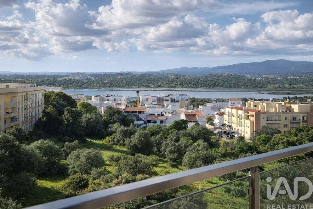 Apartamento T2 para Venda em Estômbar e Parchal Foto 25