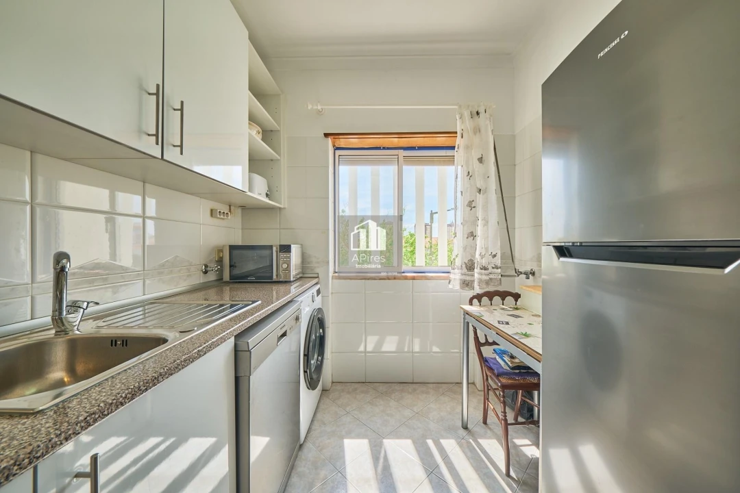 Apartamento T1 para Venda em Costa da Caparica Foto 9