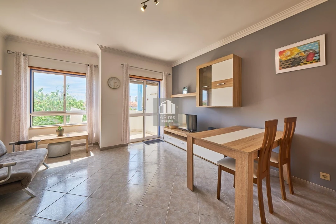 Apartamento T1 para Venda em Costa da Caparica Foto 2