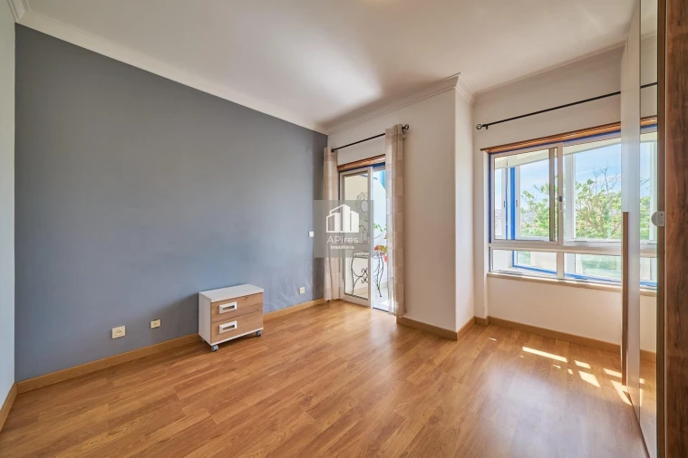 Apartamento T1 para Venda em Costa da Caparica Foto 12