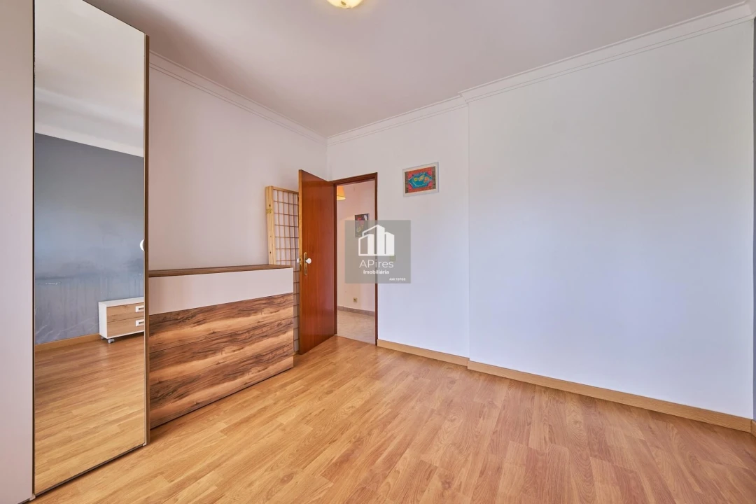 Apartamento T1 para Venda em Costa da Caparica Foto 14