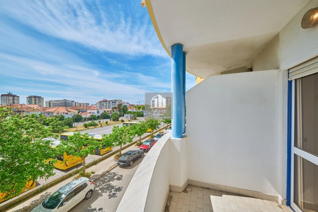 Apartamento T1 para Venda em Costa da Caparica Foto 6