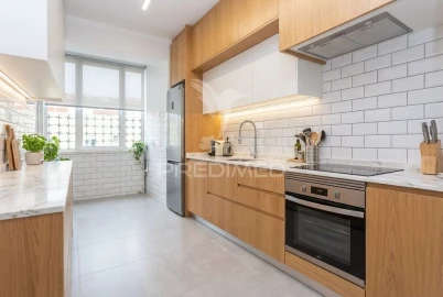 Apartamento T3 para Venda em Algés, Linda-A-Velha e Cruz Quebrada-Dafundo