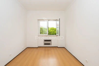 Apartamento T3 para Venda em Algés, Linda-A-Velha e Cruz Quebrada-Dafundo