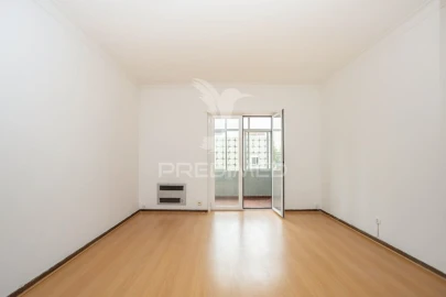 Apartamento T3 para Venda em Algés, Linda-A-Velha e Cruz Quebrada-Dafundo