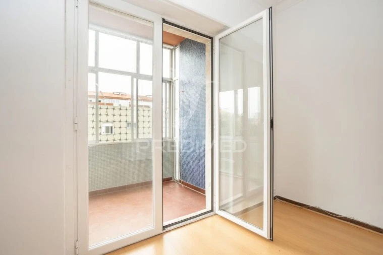 Apartamento T3 para Venda em Algés, Linda-A-Velha e Cruz Quebrada-Dafundo Foto 8