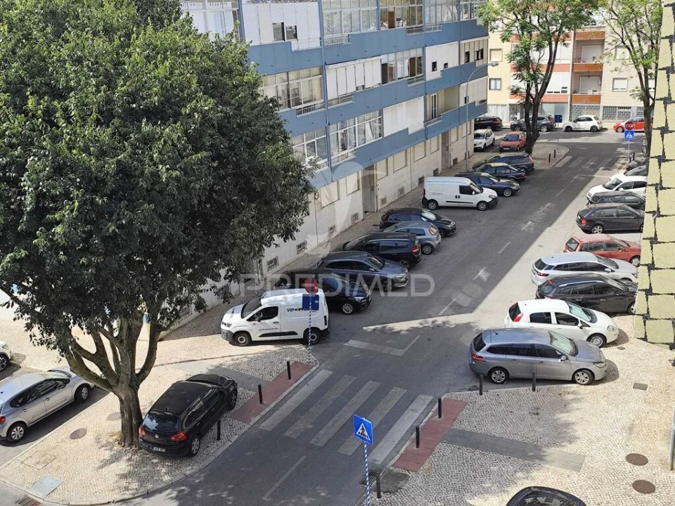Apartamento T3 para Venda em Algés, Linda-A-Velha e Cruz Quebrada-Dafundo Foto 12