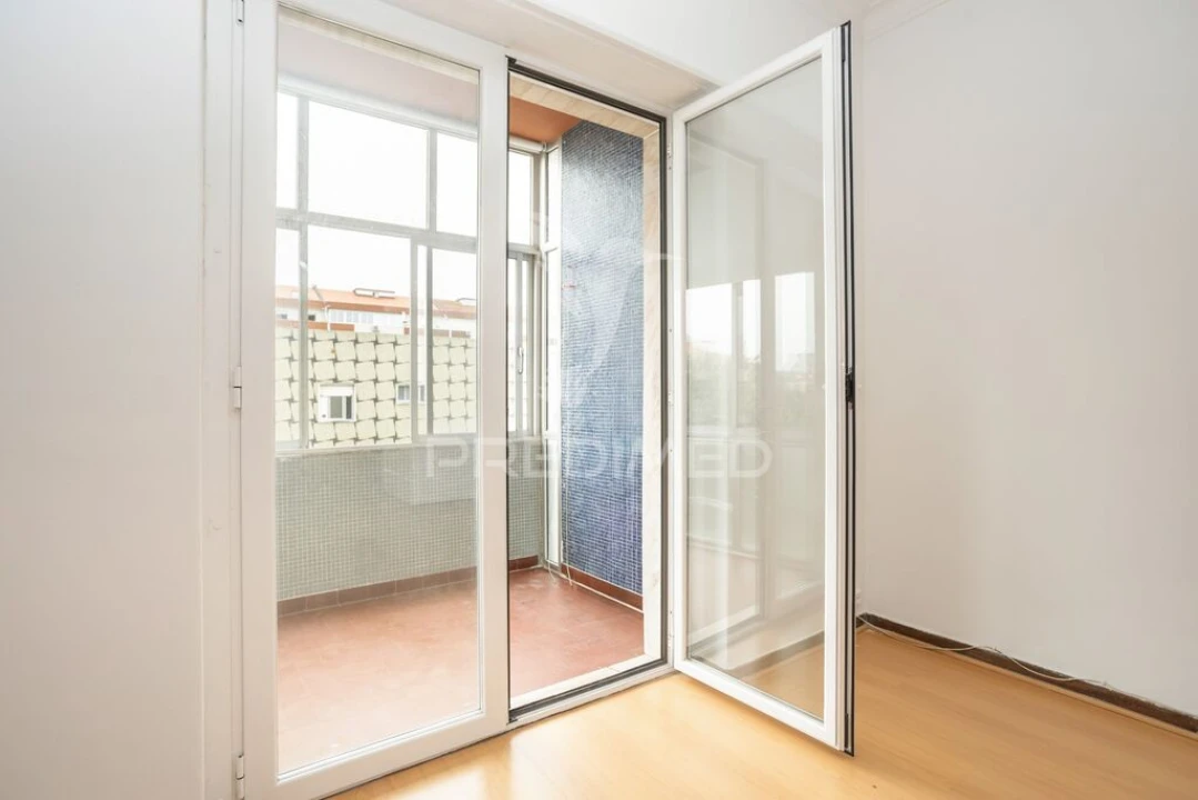 Apartamento T3 para Venda em Algés, Linda-A-Velha e Cruz Quebrada-Dafundo Foto 8