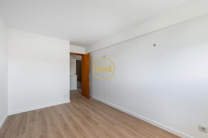 Apartamento T2 para Venda em Gondifelos, Cavalões e Outiz