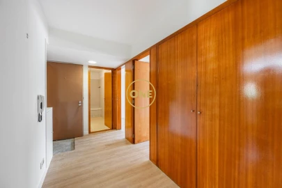 Apartamento T2 para Venda em Gondifelos, Cavalões e Outiz