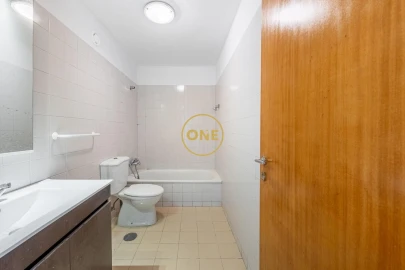 Apartamento T2 para Venda em Gondifelos, Cavalões e Outiz