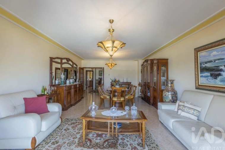 Apartamento T3 para Venda em Póvoa de Santa Iria e Forte da Casa Foto 2