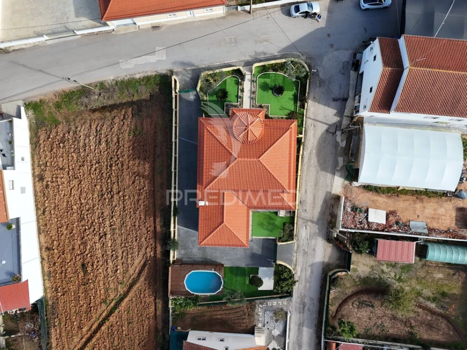 Moradia T5 para Venda em Miragaia e Marteleira Foto 7