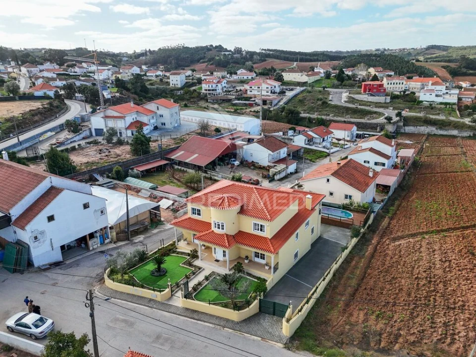 Moradia T5 para Venda em Miragaia e Marteleira Foto 5
