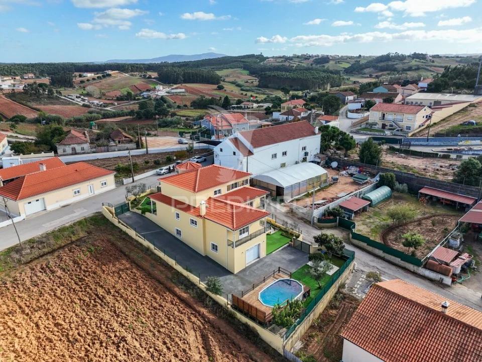 Moradia T5 para Venda em Miragaia e Marteleira Foto 6