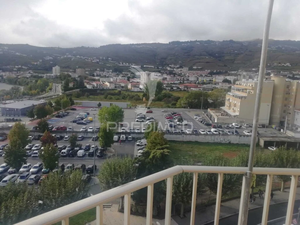 Apartamento T3 para Venda em Peso da Régua e Godim Foto 1