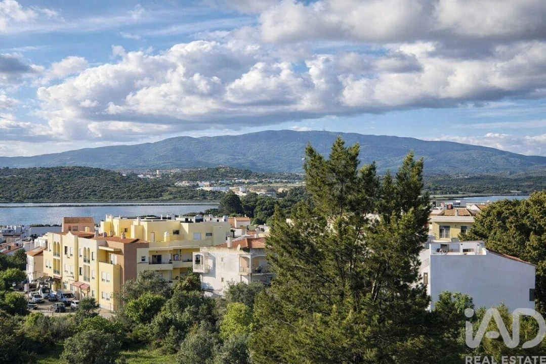 Apartamento T3 para Venda em Estômbar e Parchal Foto 25
