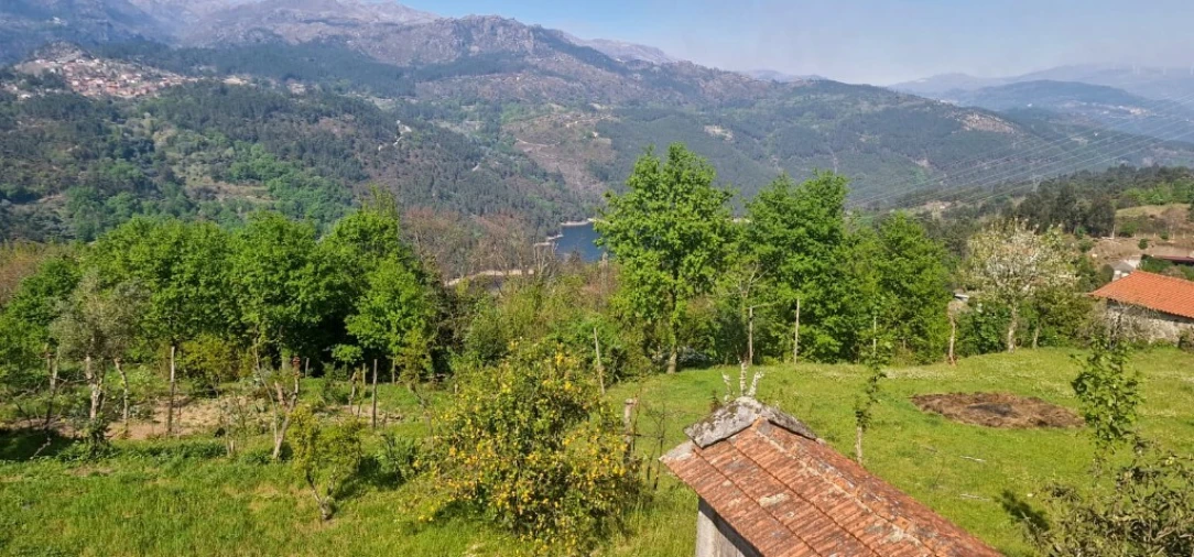 Moradia T3 para Venda em Salamonde Foto 38