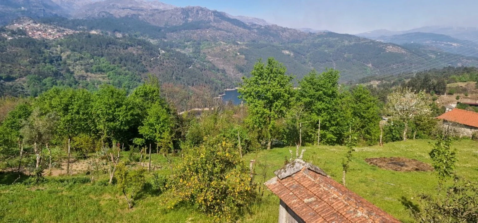 Moradia T3 para Venda em Salamonde Foto 38