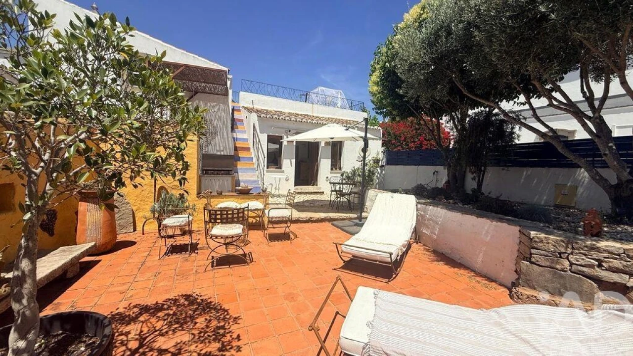 Moradia T3 para Venda em Santa Barbara de Nexe Foto 26